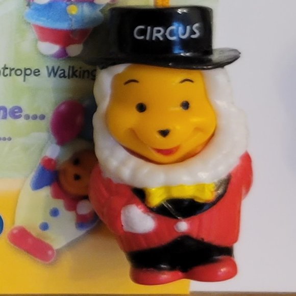 Winnie Pooh Peek-a-Pooh #13 Circus Fun Ringmaster Pooh Disney Tomy Yujin - Picture 2 of 2
